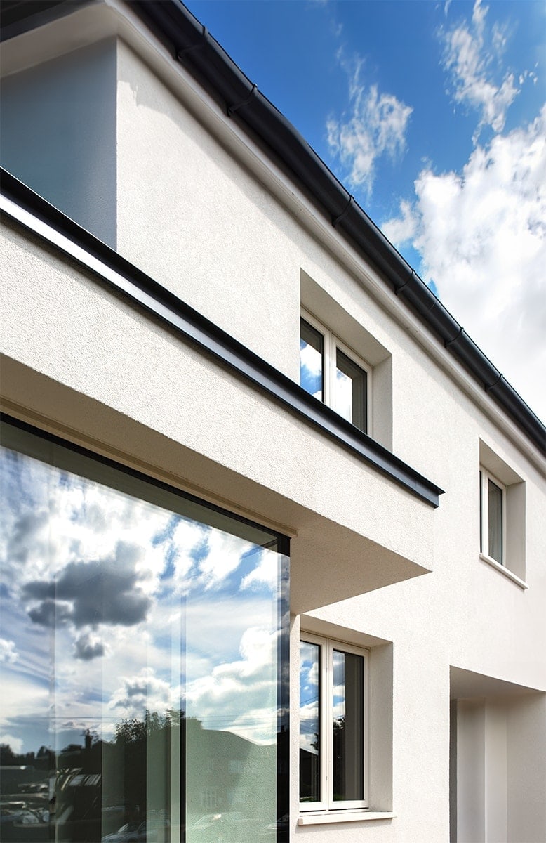 Modern glass-to-glass corner windows